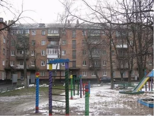 Продам двухкомнатную квартиру в центре п.г.т. Кирнасовка,  Тульчинского 3
