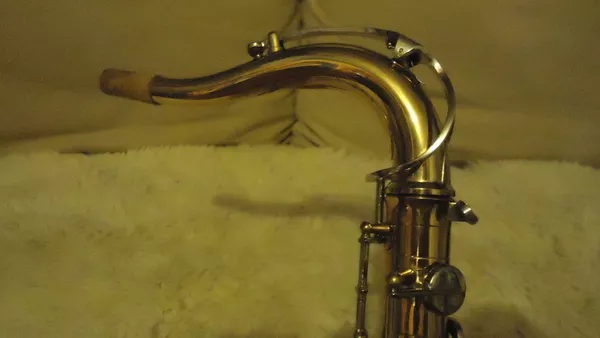 Продам отличный саксофон-тенор Simba  5